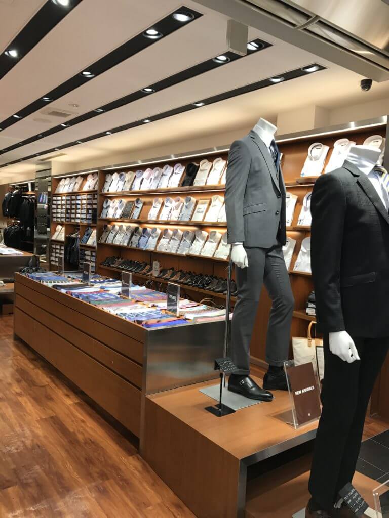Suit Select スーツセレクト 高槻店でオシャレシャツとスーツget みんなのじもと