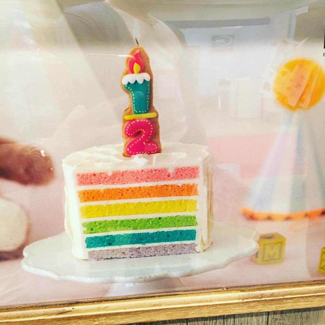 7色のレインボーケーキが話題「Revi&Bleu(ルヴィーブル)」レポート