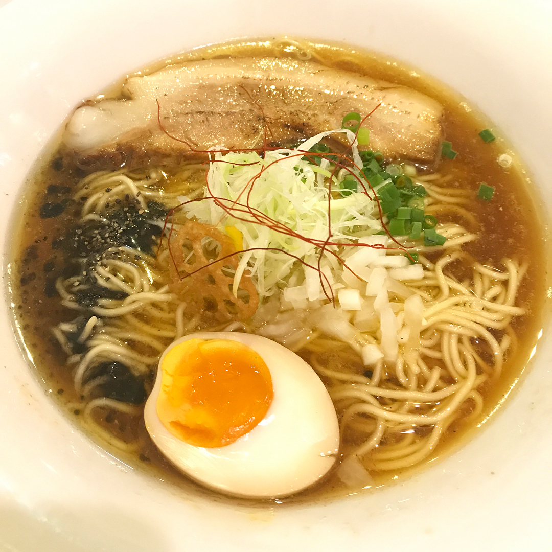 谷町四丁目駅すぐ「麺や斎とう」はスープが絶品の行列の絶えない名店