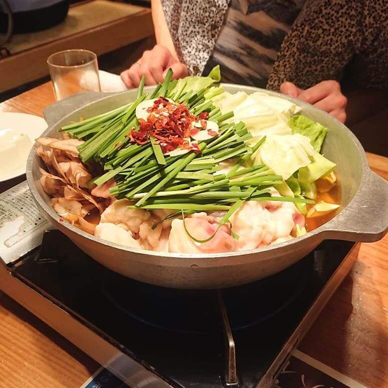 博多もつ鍋やまや大阪北浜店は明太子と高菜食べ放題のもつ鍋専門店 みんなのじもと