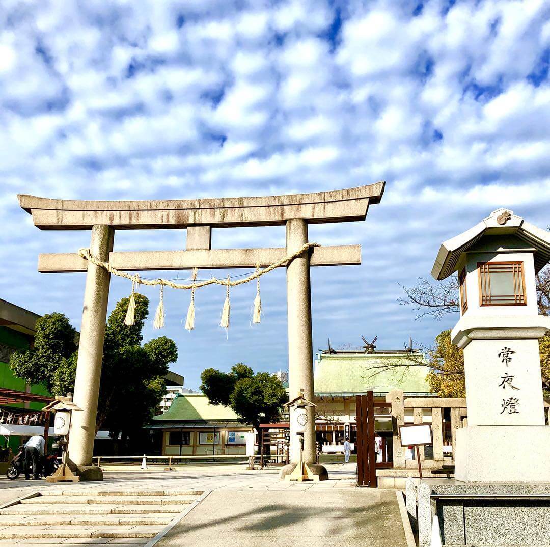 天王寺のパワースポット鎌八幡 円珠庵 で鎌を打ち縁切り 縁結び みんなのじもと