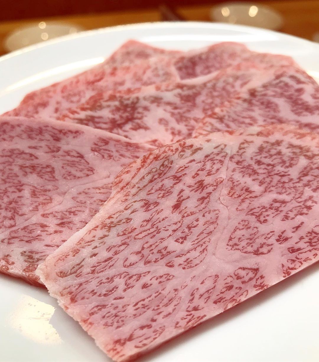 谷町四丁目駅の焼肉「溺れる牛」最強ハラミと今日のええ肉を食べよう