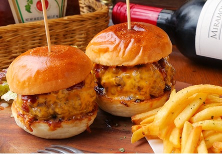 中崎町ゴリゴリミートルームは肉厚ステーキとハンバーガーが絶品