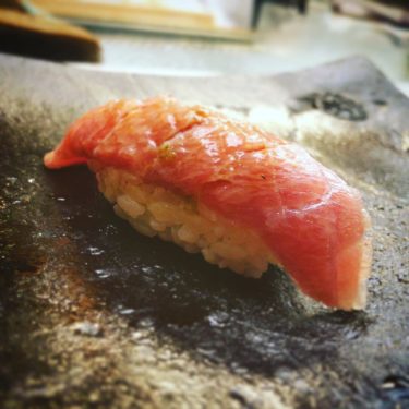 御徒町駅「鮨処寛八」は本物の技術と絶品の寿司を楽しめる素敵なお店