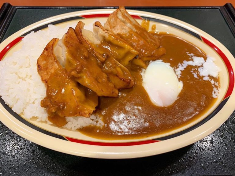 北海道札幌市 みよしの 餃子カレーはスープカレーと並ぶ定番メニュー みんなのじもと