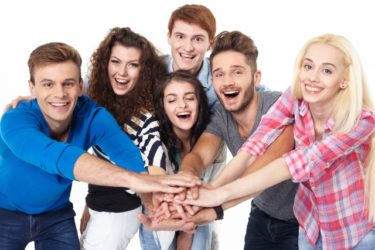 外国人を雇う場合は年金加入や手帳ってどう対応したらいいの？