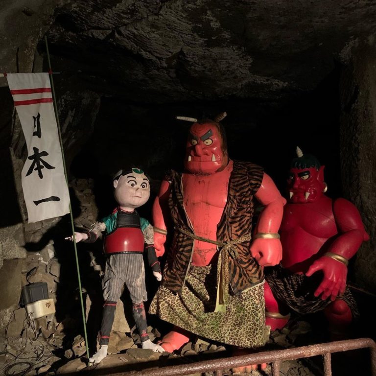 鬼ヶ島のルーツの女木島 鬼ヶ島大洞窟 の奥には鬼の大将がいる みんなのじもと