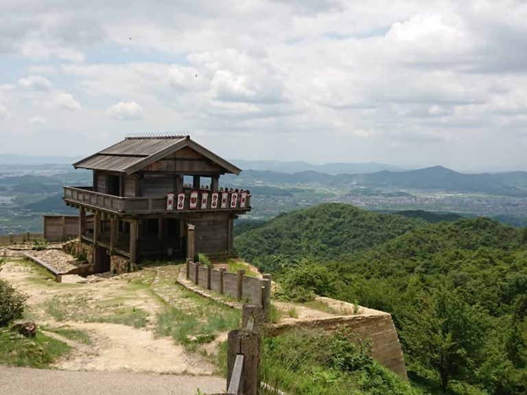 鬼ヶ島のモデルと言われる 鬼ノ城 展望台からの眺めは絶景です みんなのじもと