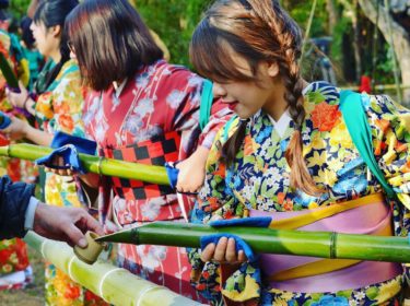 奈良県「大安寺」の華やかな笹酒祭りはガン封じのご利益ありと話題